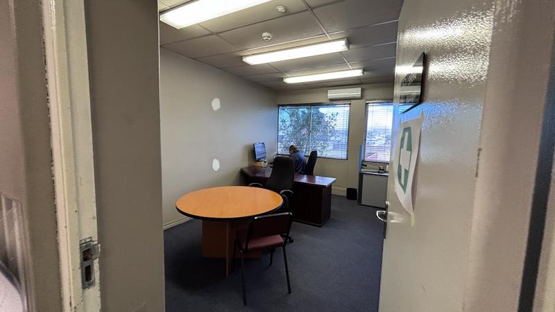 To Let Commercial Property for Rent in Killarney Gardens Western Cape
